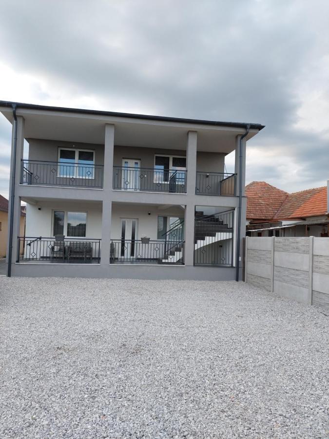 Apartmany Roland Veľký Meder Εξωτερικό φωτογραφία